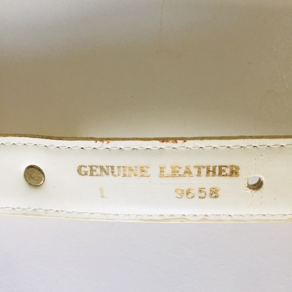 Vintage Leather Belt Gold Details - Picture 4 of 4
